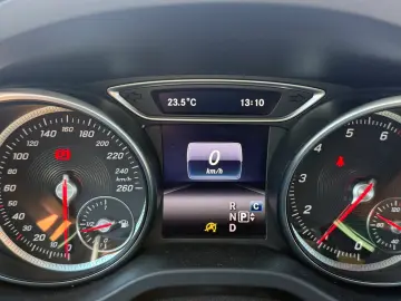 Mercedes-Benz GLA 180