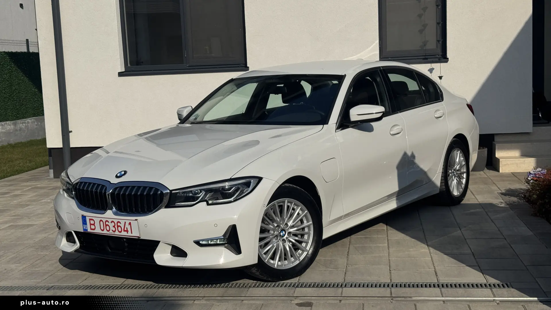 BMW 330e Luxury   292cp   stare perfecta !