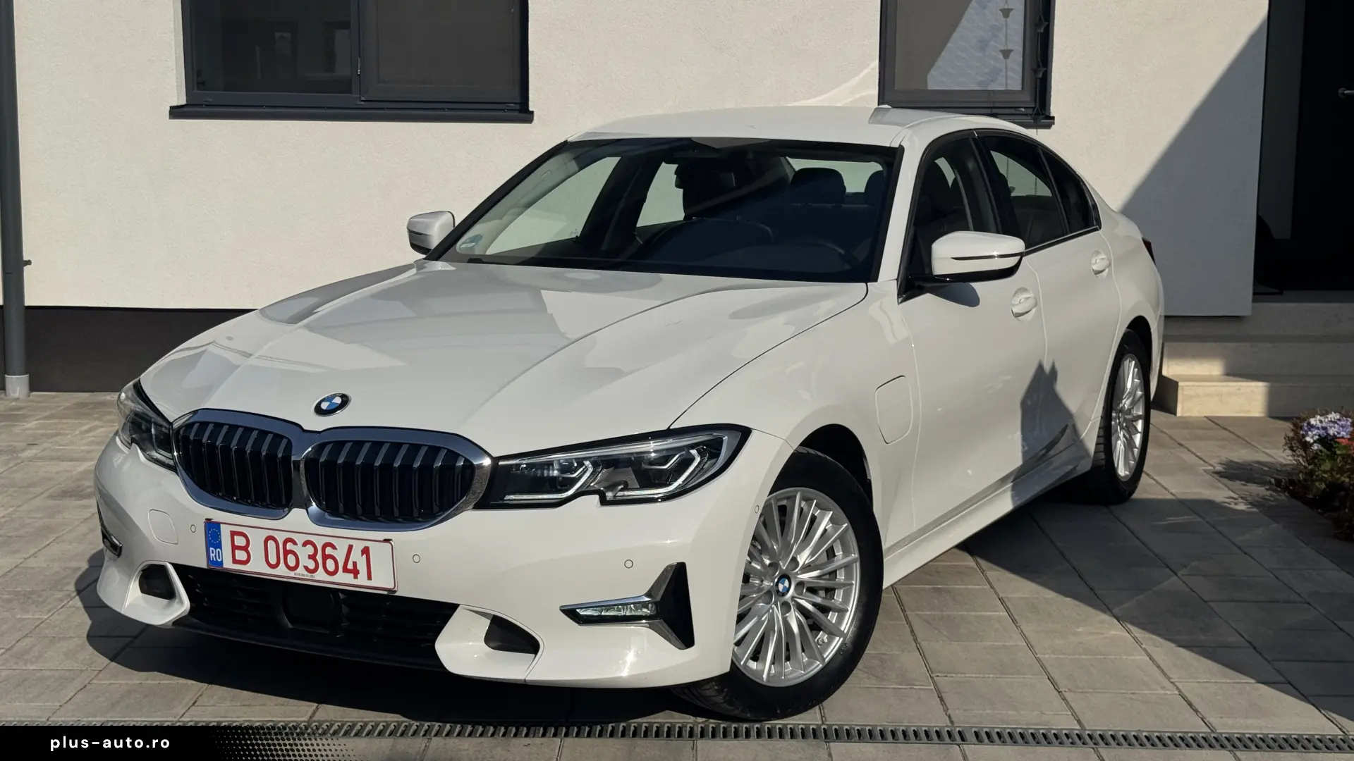 BMW 330e Luxury   292cp   stare perfecta !