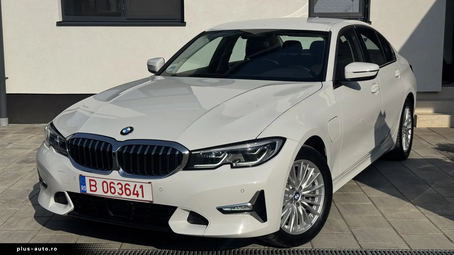 BMW 330e Luxury   292cp   stare perfecta !