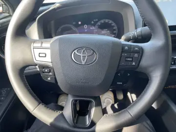 Toyota C-HR 1.8 Hybrid Team