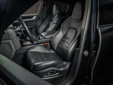 PORSCHE Cayenne E-Hybrid Coupé  18-way  BOSE  Pano  Inno