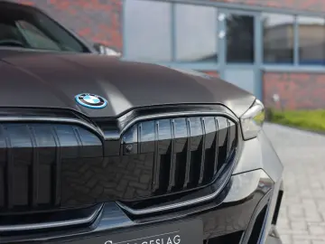 BMW 550e xDrive   Pano - Bowers&Wilkins
