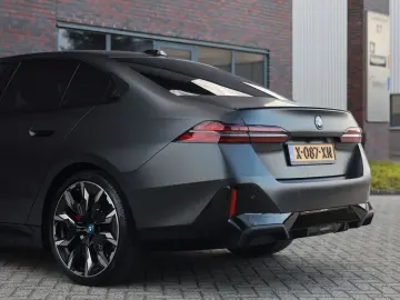 BMW 550e xDrive   Pano - Bowers&Wilkins