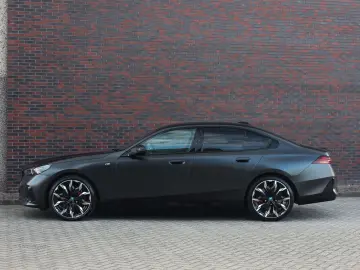 BMW 550e xDrive   Pano - Bowers&Wilkins