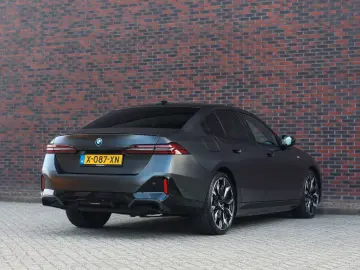 BMW 550e xDrive   Pano - Bowers&Wilkins