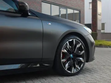 BMW 550e xDrive   Pano - Bowers&Wilkins