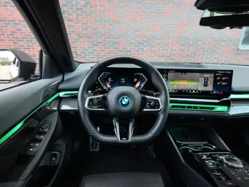 BMW 550e xDrive   Pano - Bowers&Wilkins