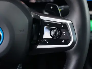 BMW 550e xDrive   Pano - Bowers&Wilkins