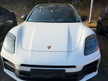 PORSCHE Panamera 4 E-Hybrid