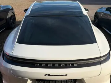 PORSCHE Panamera 4 E-Hybrid