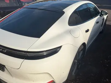PORSCHE Panamera 4 E-Hybrid