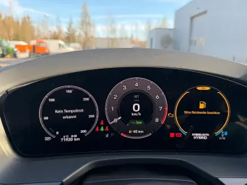 PORSCHE Panamera 4 E-Hybrid