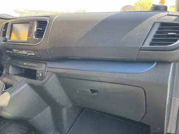 Peugeot Traveller 2.0 BlueHDi Active 8 Locuri