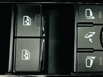 NISSAN Qashqai 2021 1.3i E6 Mild-Hybrid Garantie 12 Luni Rat