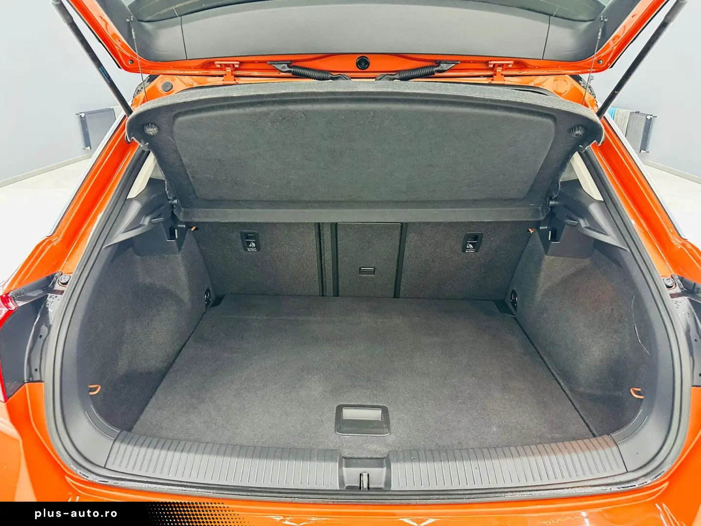 VOLKSWAGEN T-ROC 2019 1.6D E6 R-Line Garantie 12 Luni Rate A