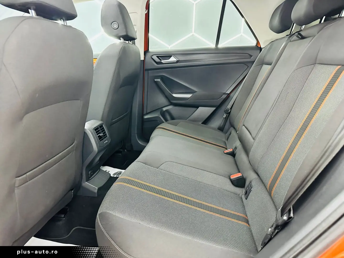 VOLKSWAGEN T-ROC 2019 1.6D E6 R-Line Garantie 12 Luni Rate A