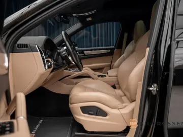 PORSCHE Cayenne E-Hybrid Platinum Edition Pano Bose HUD