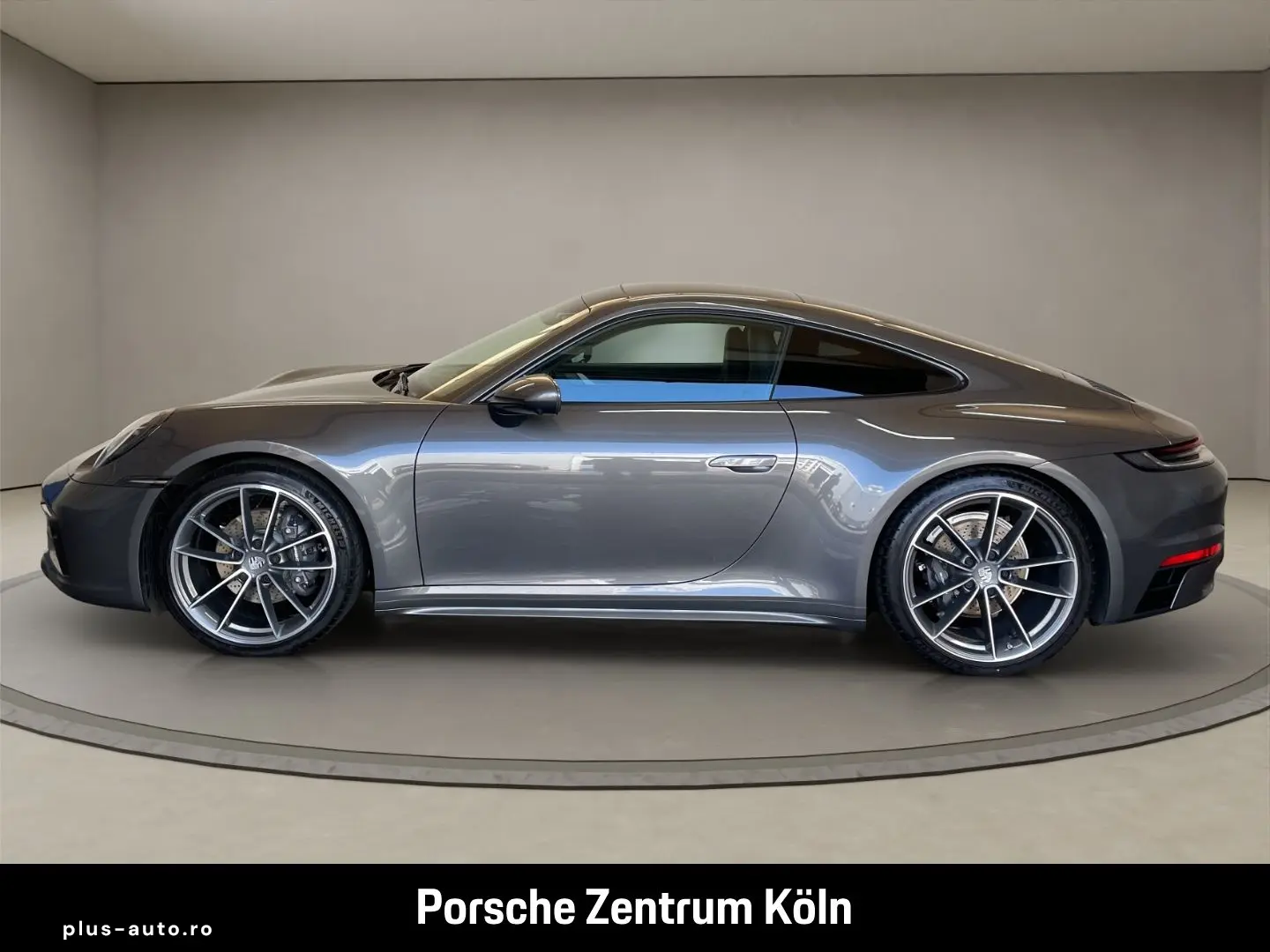 PORSCHE 992 (911) Carrera 4
