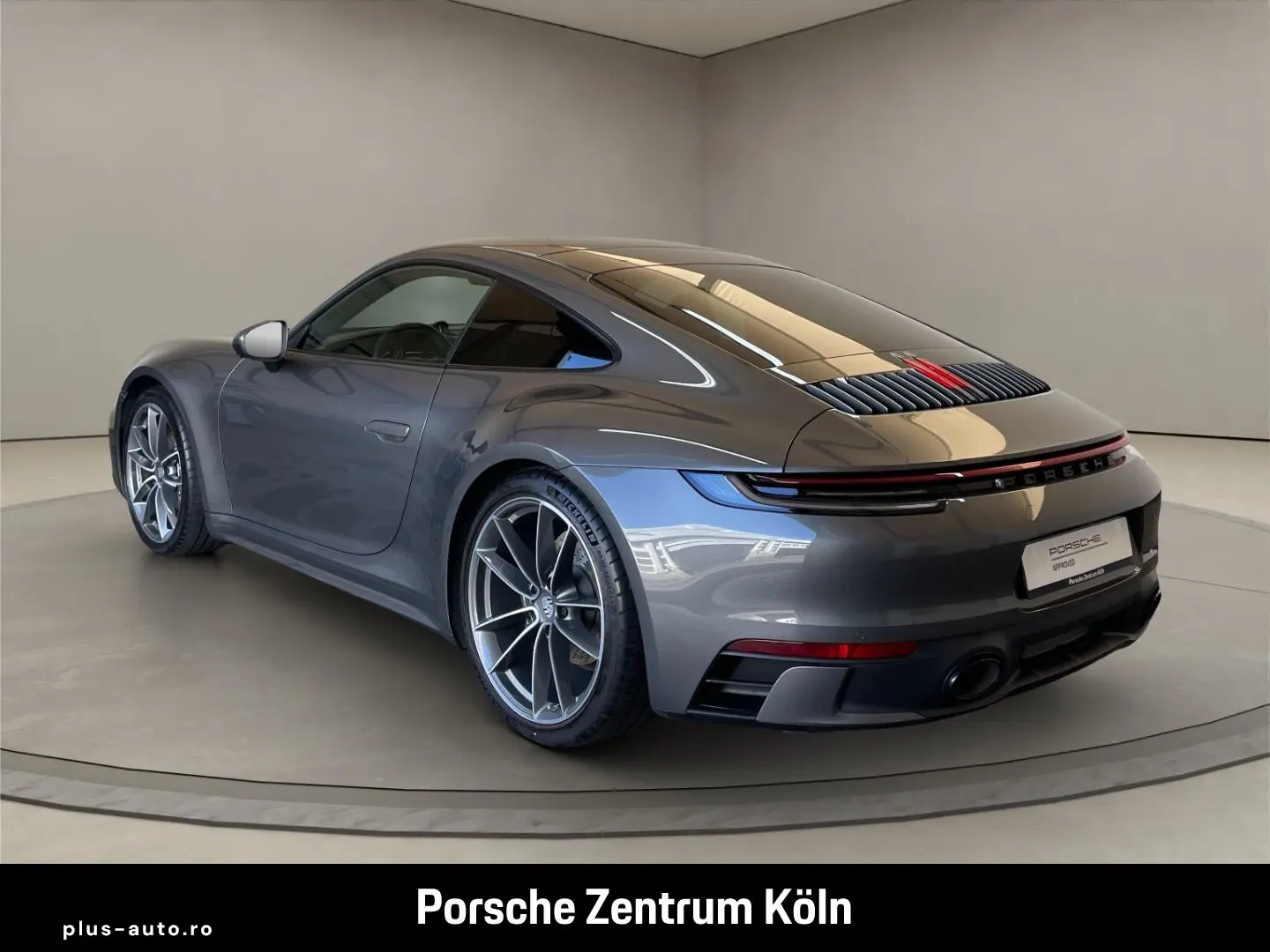 PORSCHE 992 (911) Carrera 4