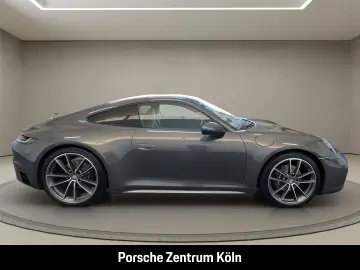 PORSCHE 992 (911) Carrera 4