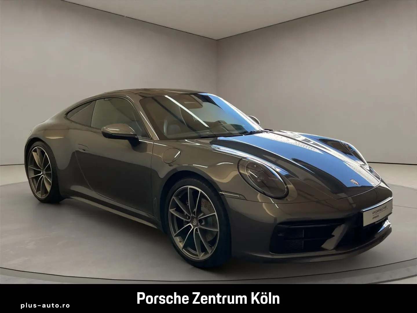 PORSCHE 992 (911) Carrera 4