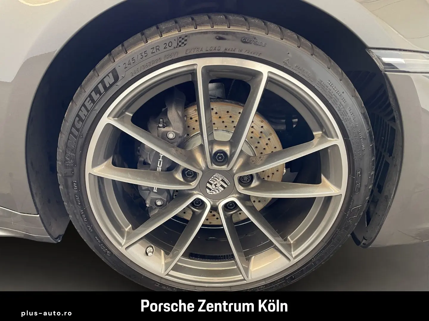 PORSCHE 992 (911) Carrera 4