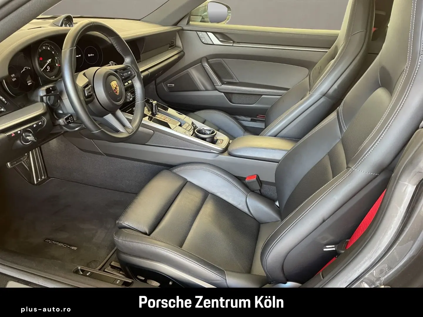 PORSCHE 992 (911) Carrera 4