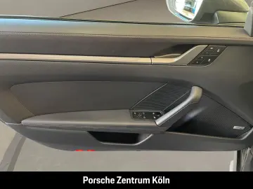 PORSCHE 992 (911) Carrera 4