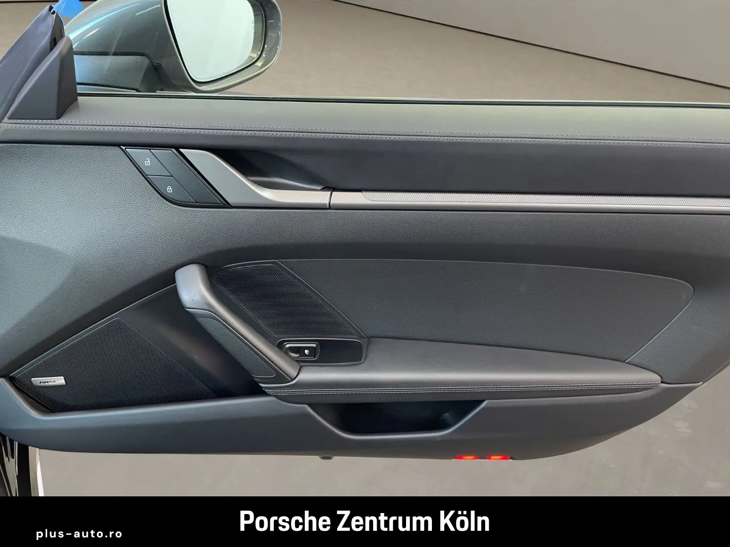 PORSCHE 992 (911) Carrera 4