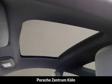 PORSCHE 992 (911) Carrera 4