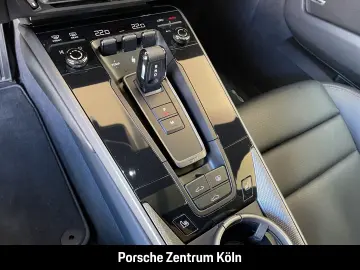 PORSCHE 992 (911) Carrera 4