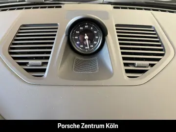 PORSCHE 992 (911) Carrera 4