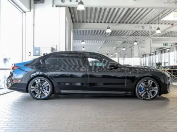 BMW i7 M70 xDrive Pano Executive Lounge DAProf PAPro