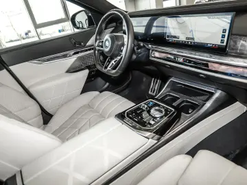 BMW i7 M70 xDrive Pano Executive Lounge DAProf PAPro