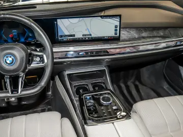 BMW i7 M70 xDrive Pano Executive Lounge DAProf PAPro