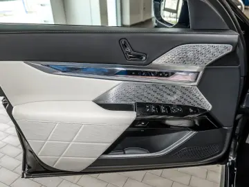 BMW i7 M70 xDrive Pano Executive Lounge DAProf PAPro