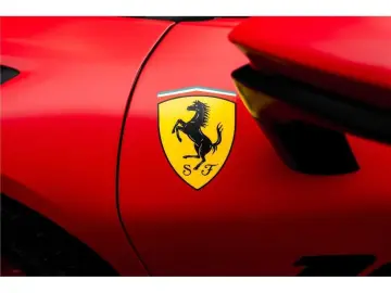 FERRARI Sf90 stradale 4.0 v8 797 ch phev -