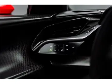 FERRARI Sf90 stradale 4.0 v8 797 ch phev -