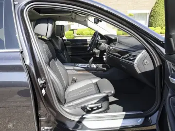 BMW 745e iPerformance Limousine