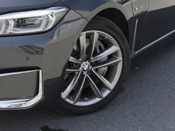 BMW 745e iPerformance Limousine