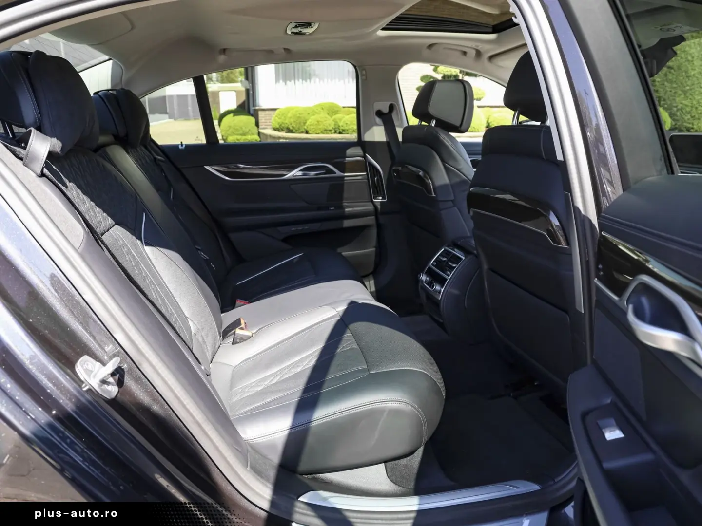 BMW 745e iPerformance Limousine