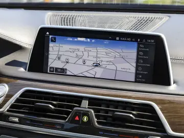 BMW 745e iPerformance Limousine