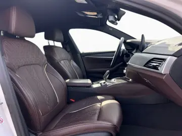 BMW 545e xDrive Luxury Line Individual