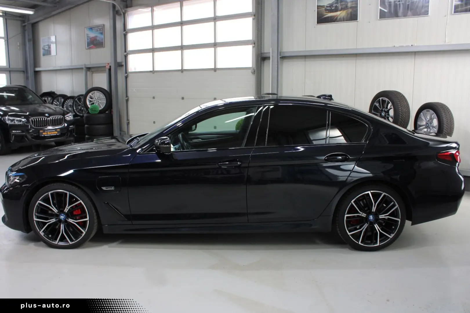 BMW 545e xDrive Scaune M  SoftClose  360   H&K
