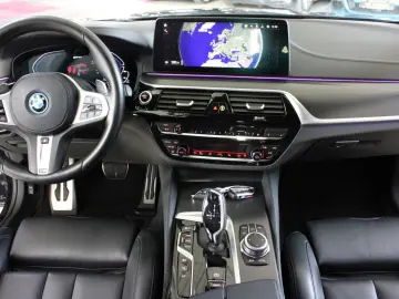 BMW 545e xDrive Scaune M  SoftClose  360   H&K