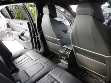 BMW 545e xDrive Scaune M  SoftClose  360   H&K