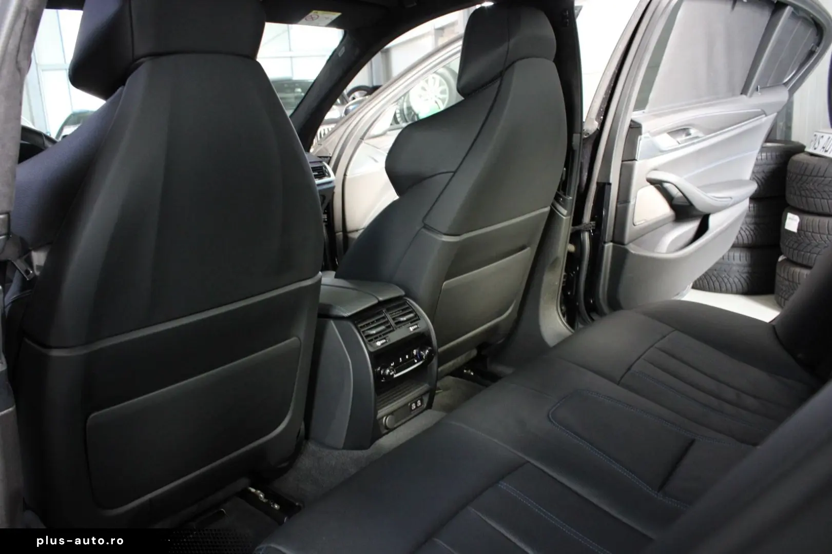 BMW 545e xDrive Scaune M  SoftClose  360   H&K