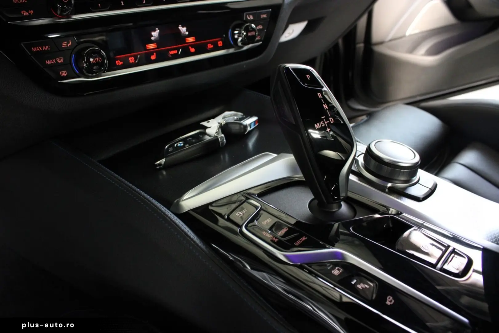 BMW 545e xDrive Scaune M  SoftClose  360   H&K