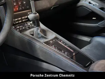 PORSCHE 718 Cayman GT4 RS